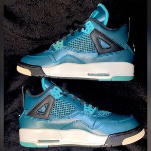 Air Jordan 4 Retro BG Teal - 6.5 in Men’s - Black, White, & Teal